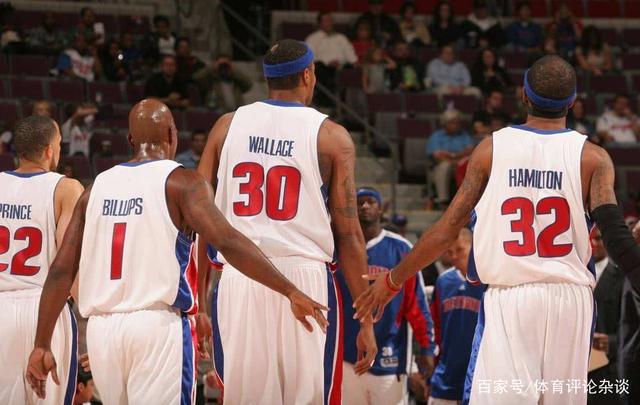 阿斯：巴萨和拜仁都有意桑托斯后卫索萨，后者被誉为新马塞洛（阿斯报：巴萨、拜仁有意引进桑托斯后卫索萨，被称新马塞洛）